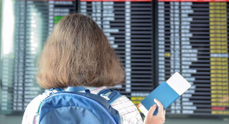 turista-pasaporte-aeropuerto-dreamstime.jpg
