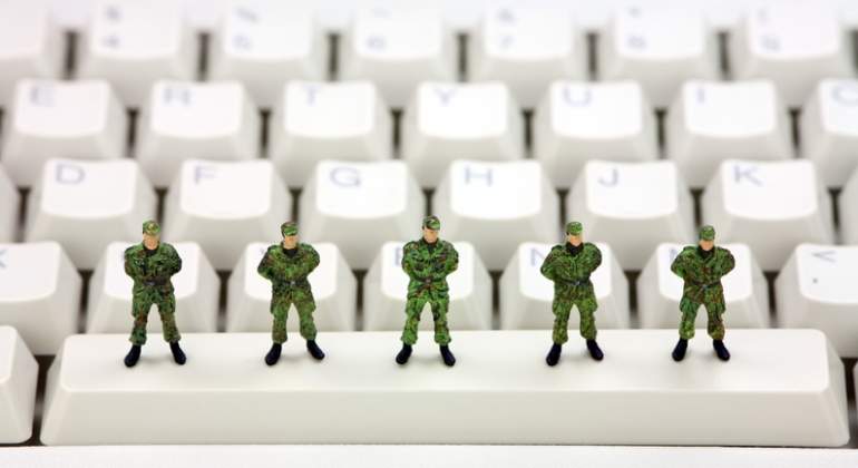 Militares-teclado-Dreamstime.jpg