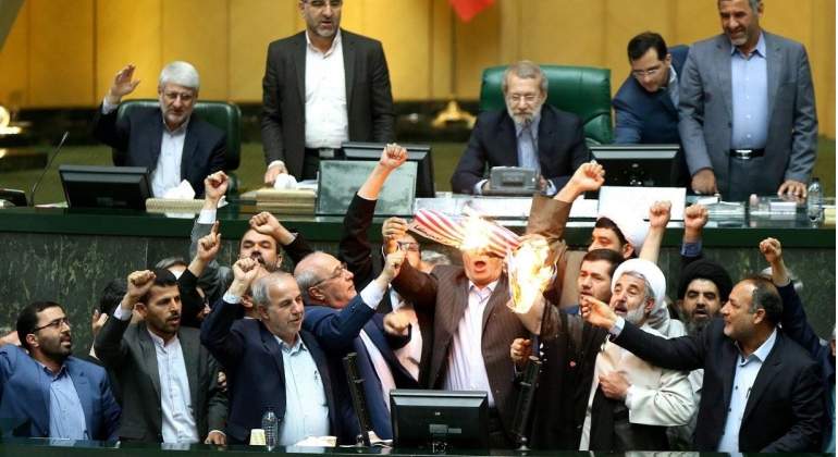 iran-quema-bandera-eeuu.jpg