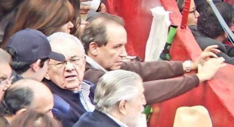 jimenez-espriu-amlo-corrida-de-toros.jpg