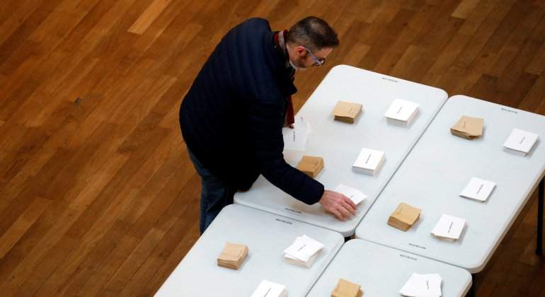francia-elecciones-papeletas.jpg