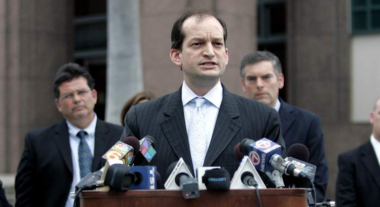 alexander-acosta-getty.jpg