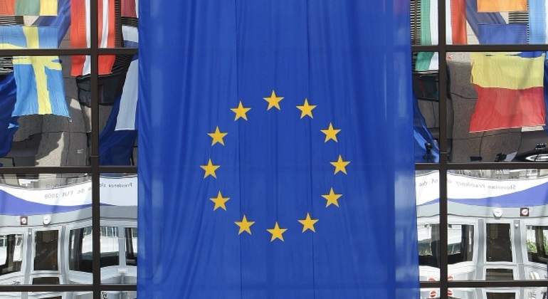 ue-bandera.jpg