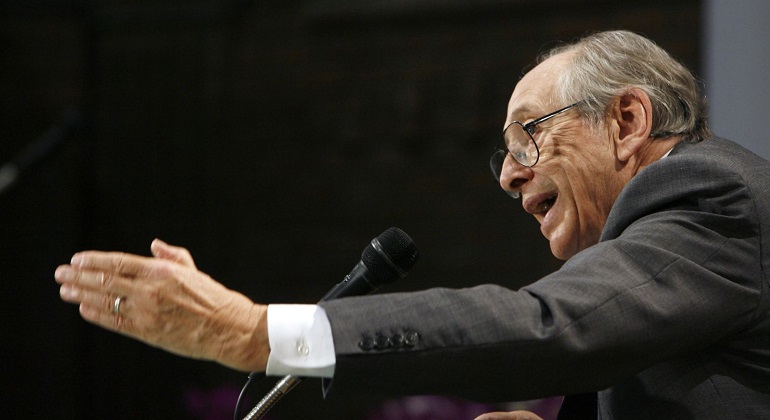 AlvinToffler-reuters.jpg