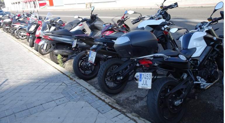motos-aparcadas-madrid-mia.jpg