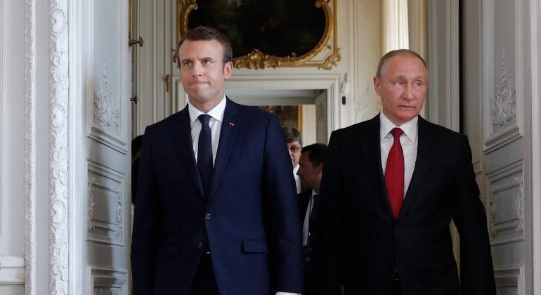 macron-putin-reuters.jpg