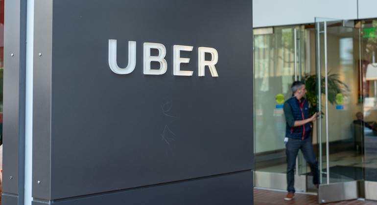 uber-dreamstime.jpg
