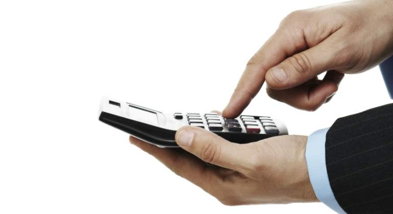 calculadora-mano-770420.jpg