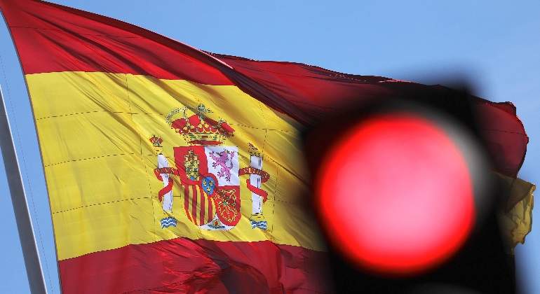 bandera-espana-semaforo-rojo-reuters-770x420.jpg
