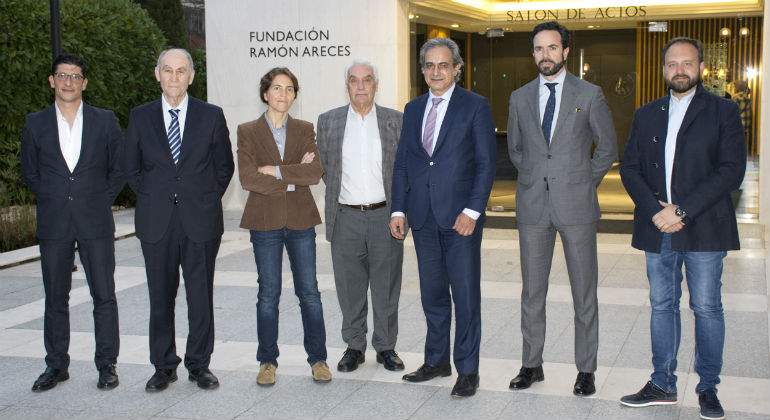 Participantes-en-la-mesa-redonda--El-papel-de-la-FP-en-la-innovacion--Fundacion--Ramon-Areces-defini.jpg