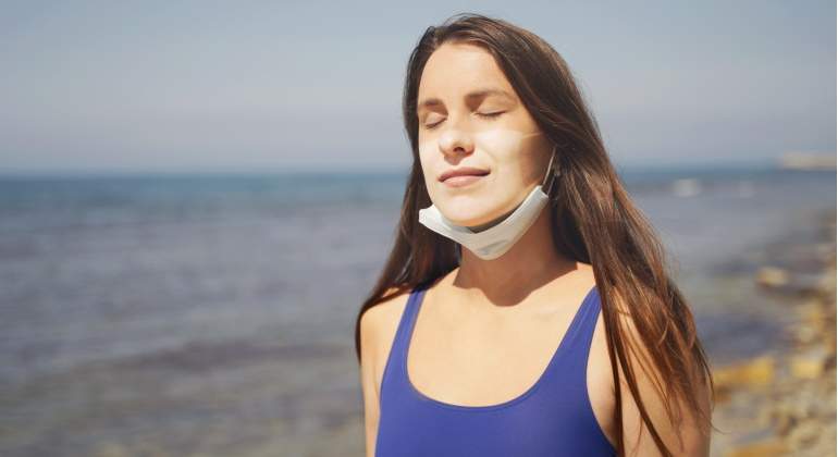 mascarilla-obligatoria-estado-alarma-9-mayo-playa-piscina.jpg