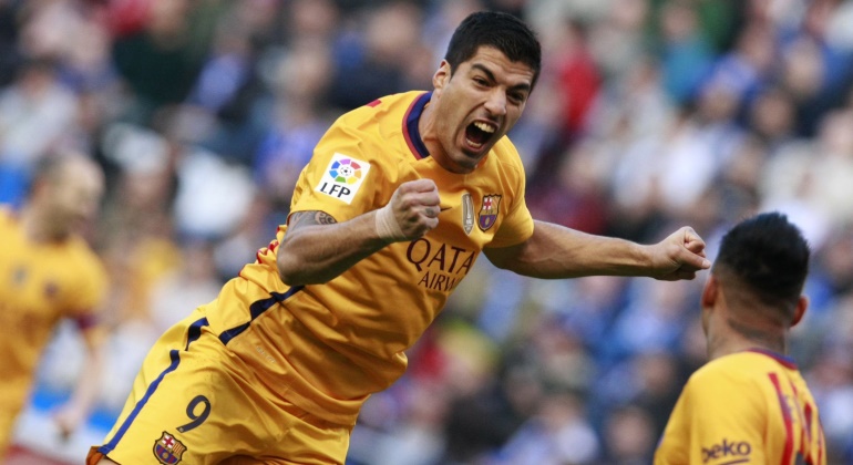 Suarez-celebra-Neymar-2016-riazor-EFE.jpg