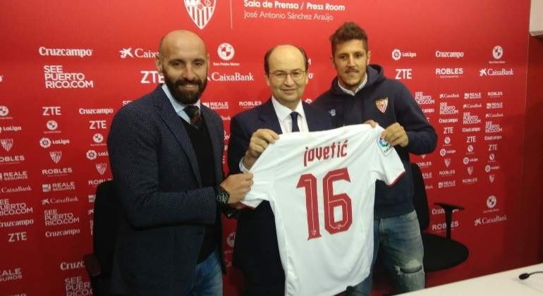 jovetic-presentacion-sevilla.jpg