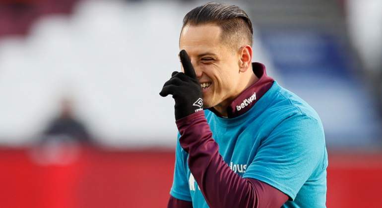 Chicharito-reuters1.jpg