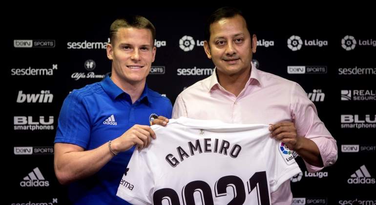 gameiro-valencia-presentacion-efe.jpg