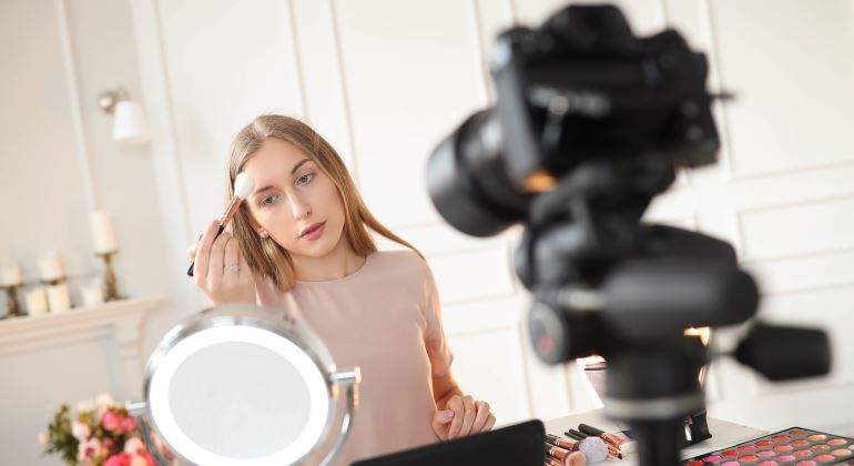 influencer-maquillaje-camara-770-dreamstime.jpg