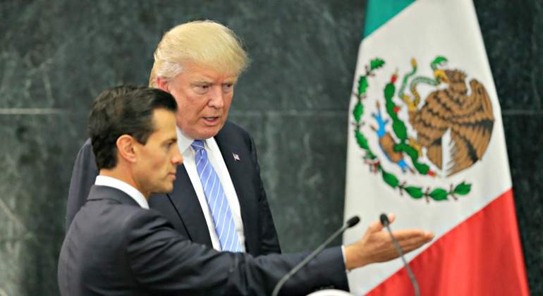 trump-nieto-mano-bandera-770-reuters.jpg