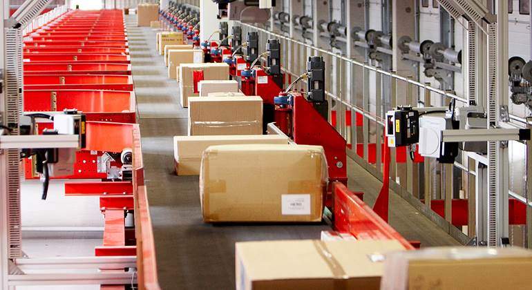 paquetes-almacen-logistica-cinta-770.jpg