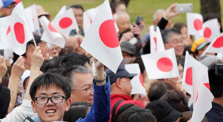 japon-banderas-gente-reuters-770x420.jpg