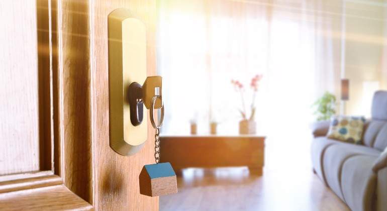 vivienda-llave-cuelga-istock.jpg