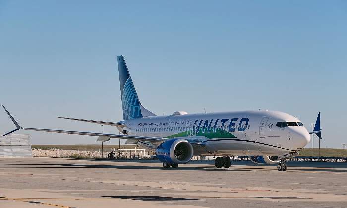 770-420-avion-united-airlines-aeropuerto.jpg