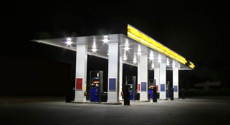 estacion-servicio-gasolinera-carretera-pixabay.jpg