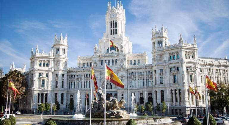 ayuntamiento-madrid-banderas.jpg