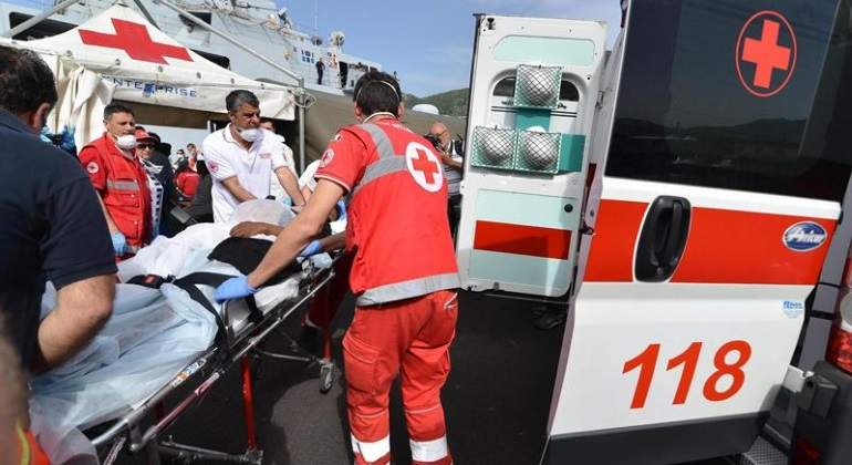 tareas-rescate-inmigrantes-mediterraneo-24mayo-efe.jpg