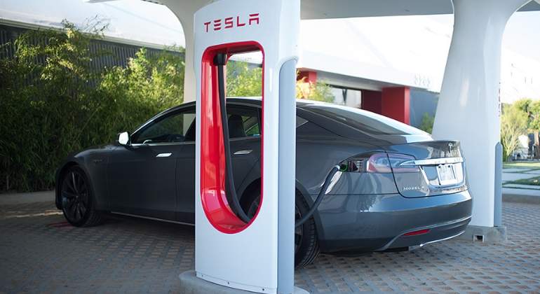 tesla-supercargador.jpg