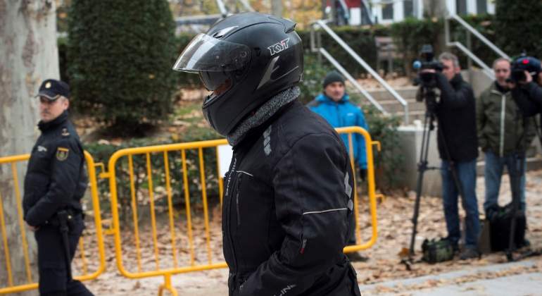 chofer-barcenas-casco-moto-juzgados-efe.jpg