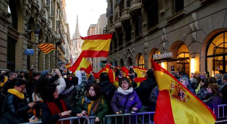 barcelona-protestas-favor-rey-efe.jpg