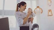 España cierra la brecha con la OCDE en paternidad, pero sigue con permisos de maternidad más cortos