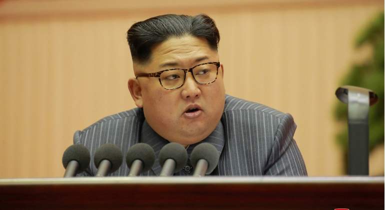 kim-jong-un-microfonos-reuters.jpg