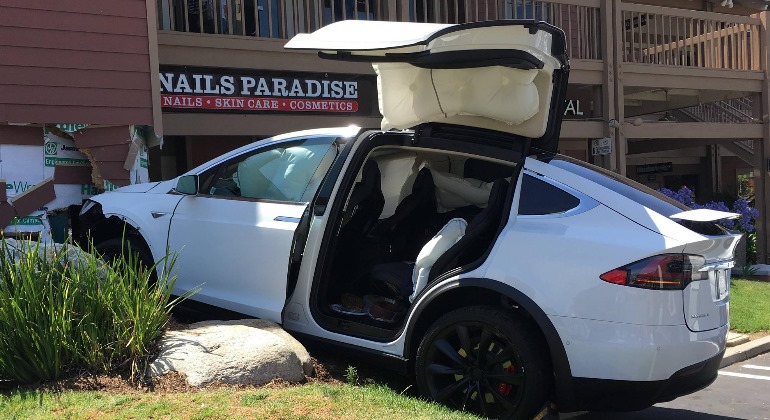 tesla-modelX-accidentado.jpg