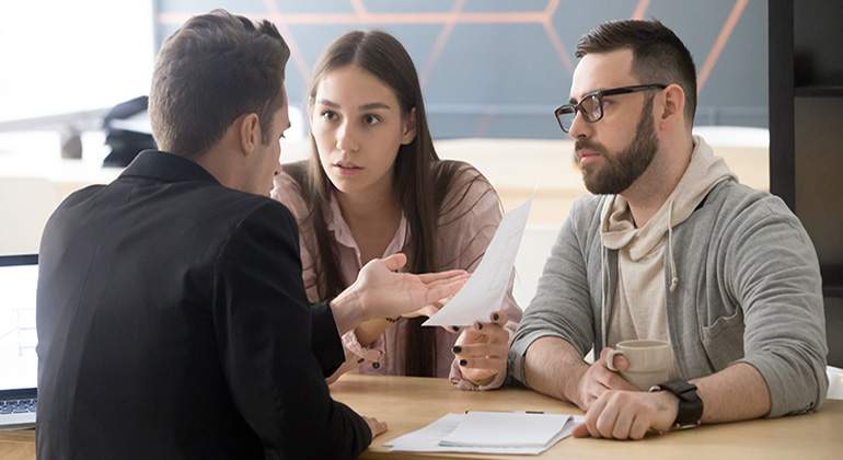 Asesor-Fiscal-Istock.jpg
