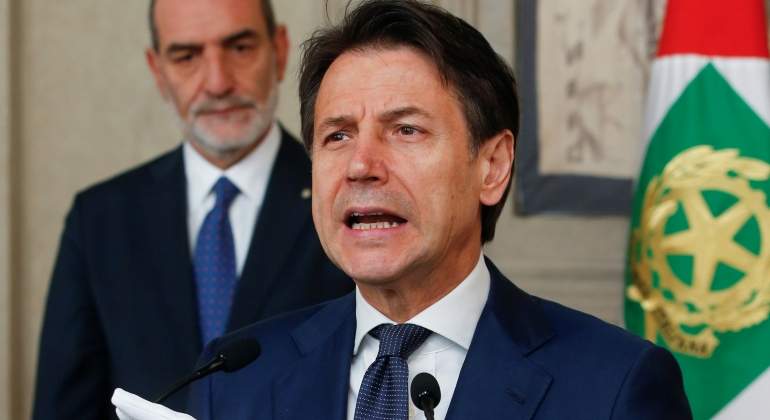 conte-giuseppe-habla-bandera.jpg