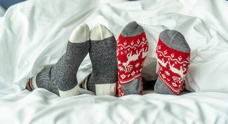 Pareja-durmiendo-con-calcetines-iStock.jpg