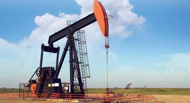 oil-pumpjack-desert.jpg
