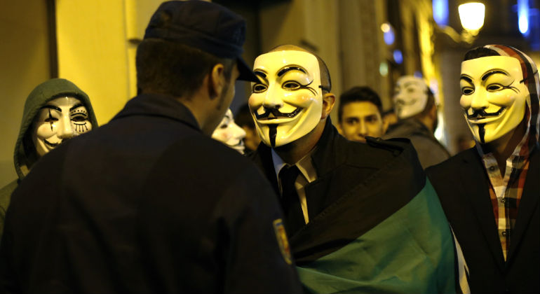 anonymous-policia.jpg