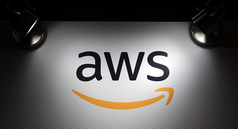 amazon-web-services-logotipo-reuters-770x420.png