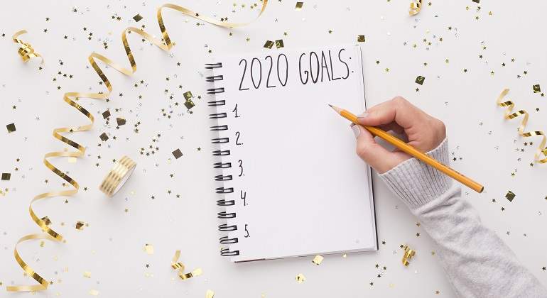 Libreta-con-una-lista-de-propositos-para-2020-iStock.jpg