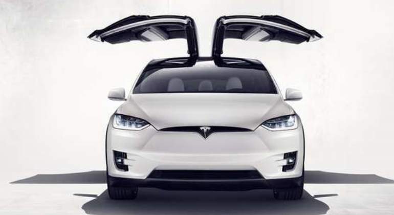 tesla-modelX-2016-1.jpg
