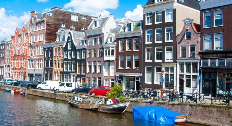 amsterdam-barcos-bicis.jpg