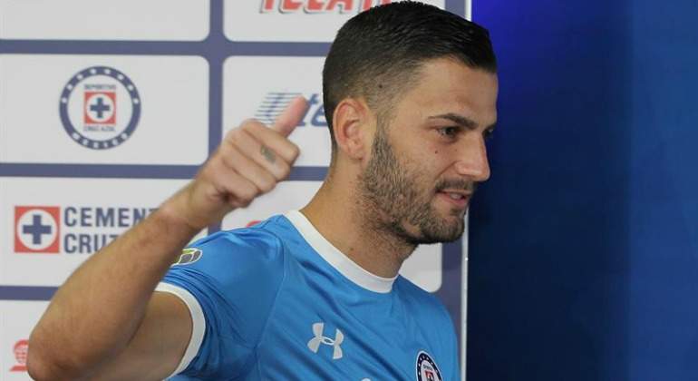 edgar-mendez-cruz-azul-efe.jpg