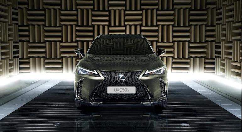 lexus-ux-250h-premium-1.jpg