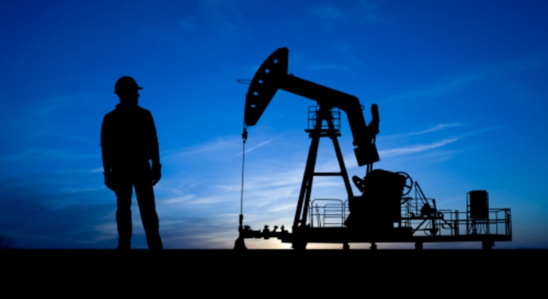 petroleo-silueta-bomba.jpg