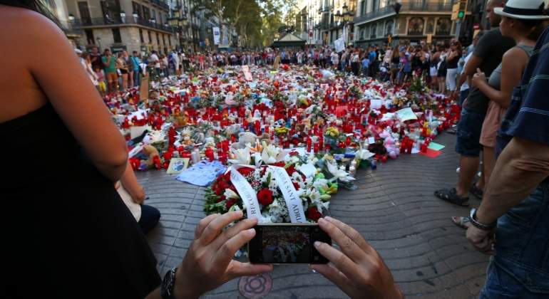 velas-victimas-atentado-ramblas-barcelona-reuters.jpg