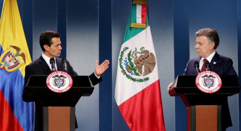 pena-nieto-santos.jpg