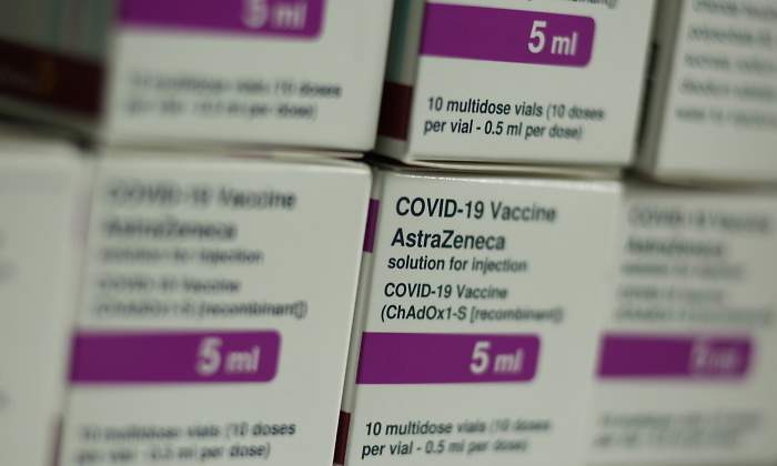 cajas-astrazeneca-vacunas-getty.jpg