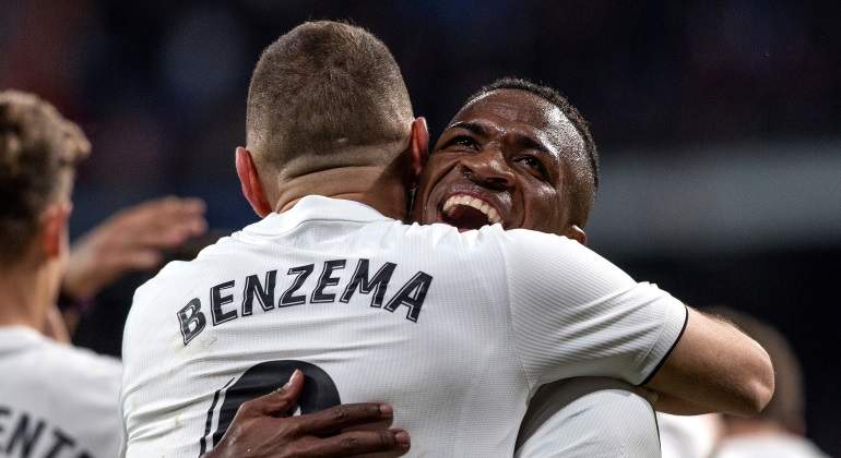 vinicius-abrazo-benzema-girona-copa-efe.jpg